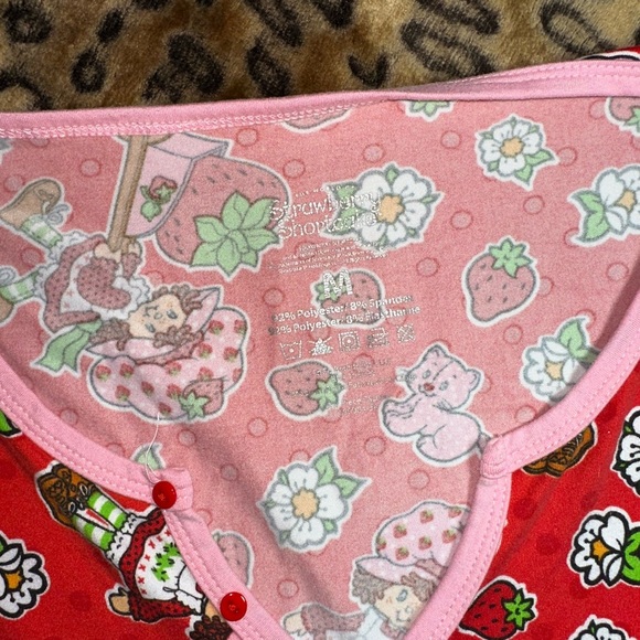 Strawberry Shortcake Women’s Onesie Pajamas – Size M - Picture 2 of 3